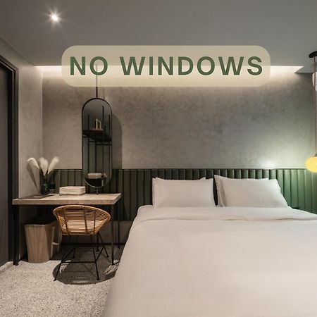 Goose Living Hotel Bangkok Exterior foto